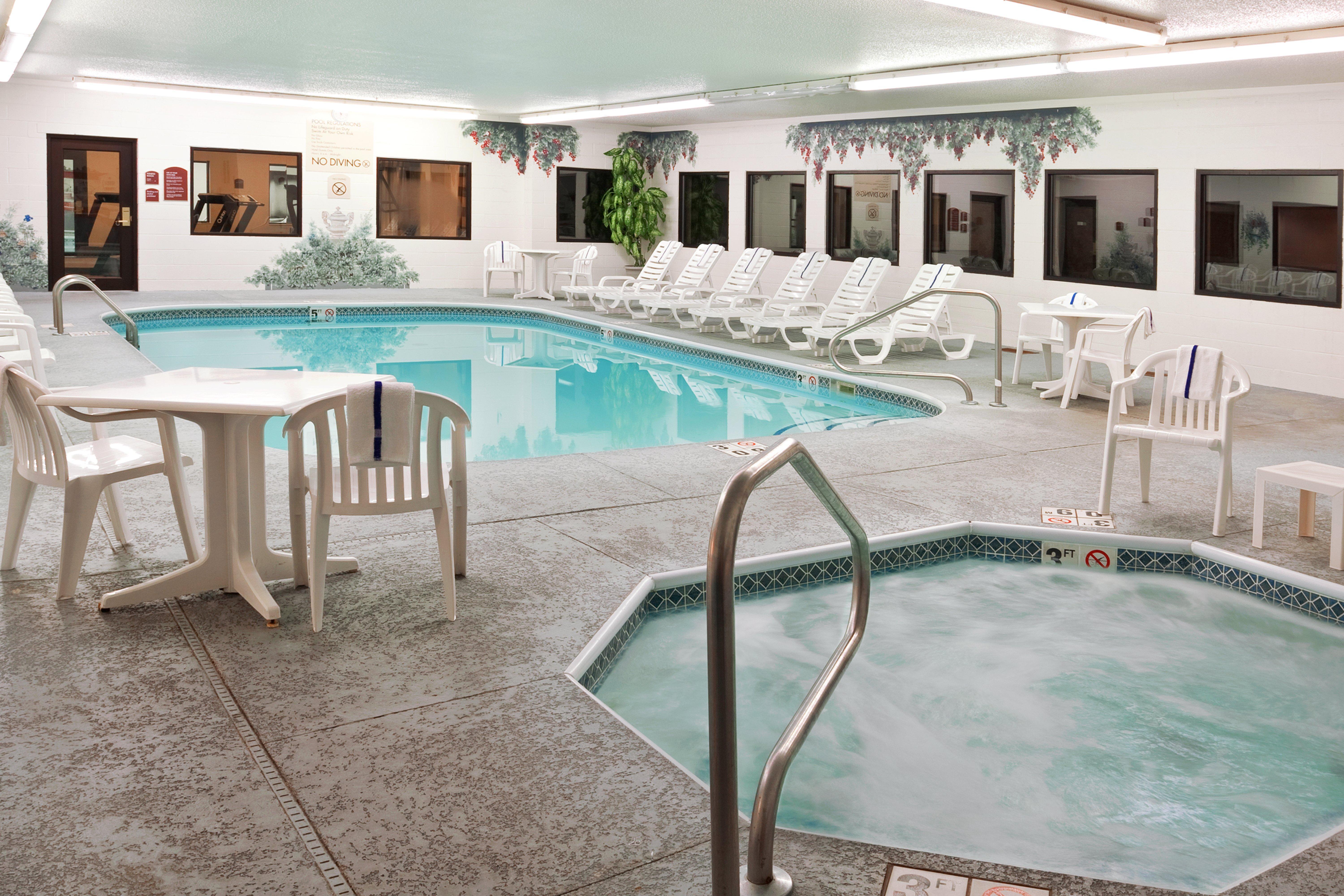 Holiday Inn Express & Suites Alliance By Ihg Exterior foto