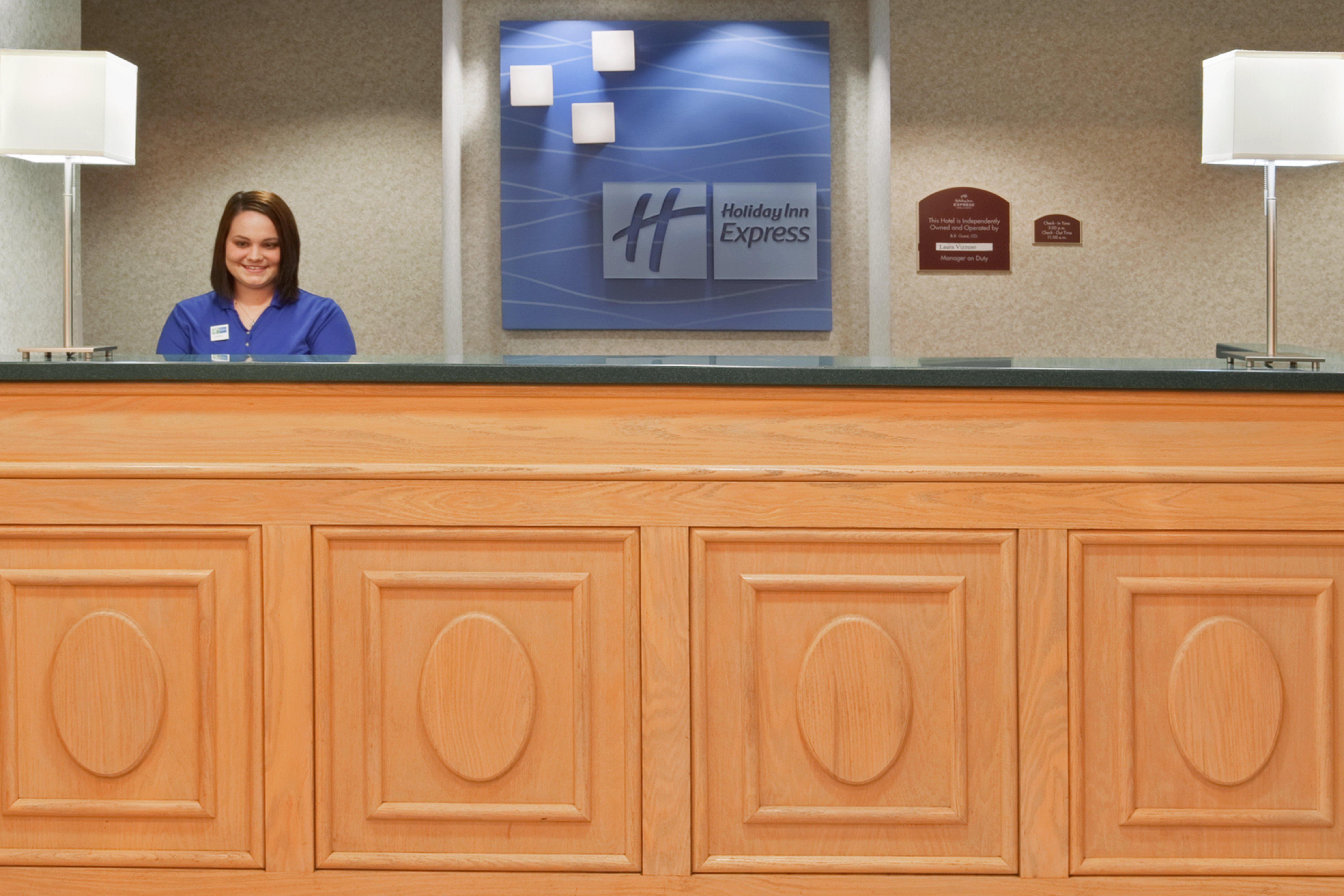 Holiday Inn Express & Suites Alliance By Ihg Exterior foto