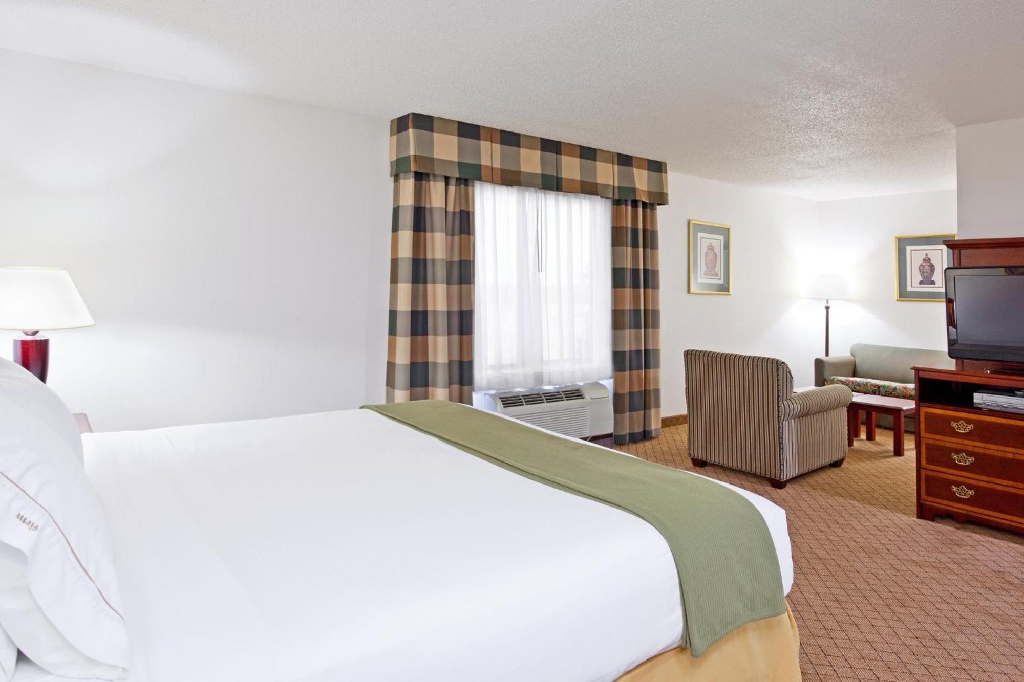 Holiday Inn Express & Suites Alliance By Ihg Exterior foto